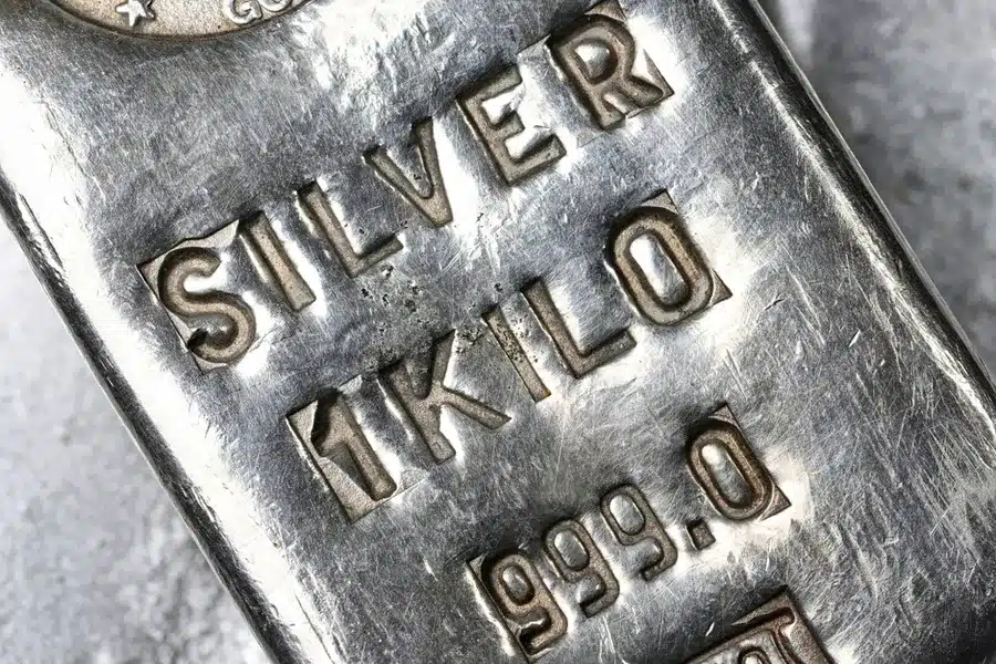 A one kilo bar of silver.